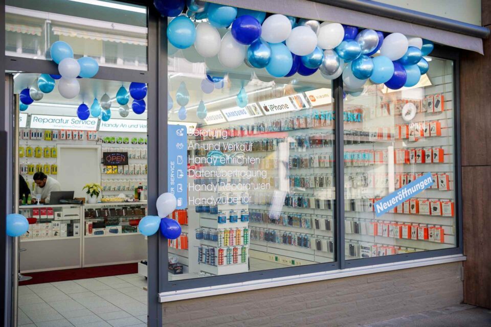 Schaufensterfront Mon Phone House Geschäft