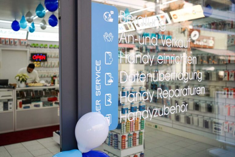 Dienstleistungen an der Fensterfront